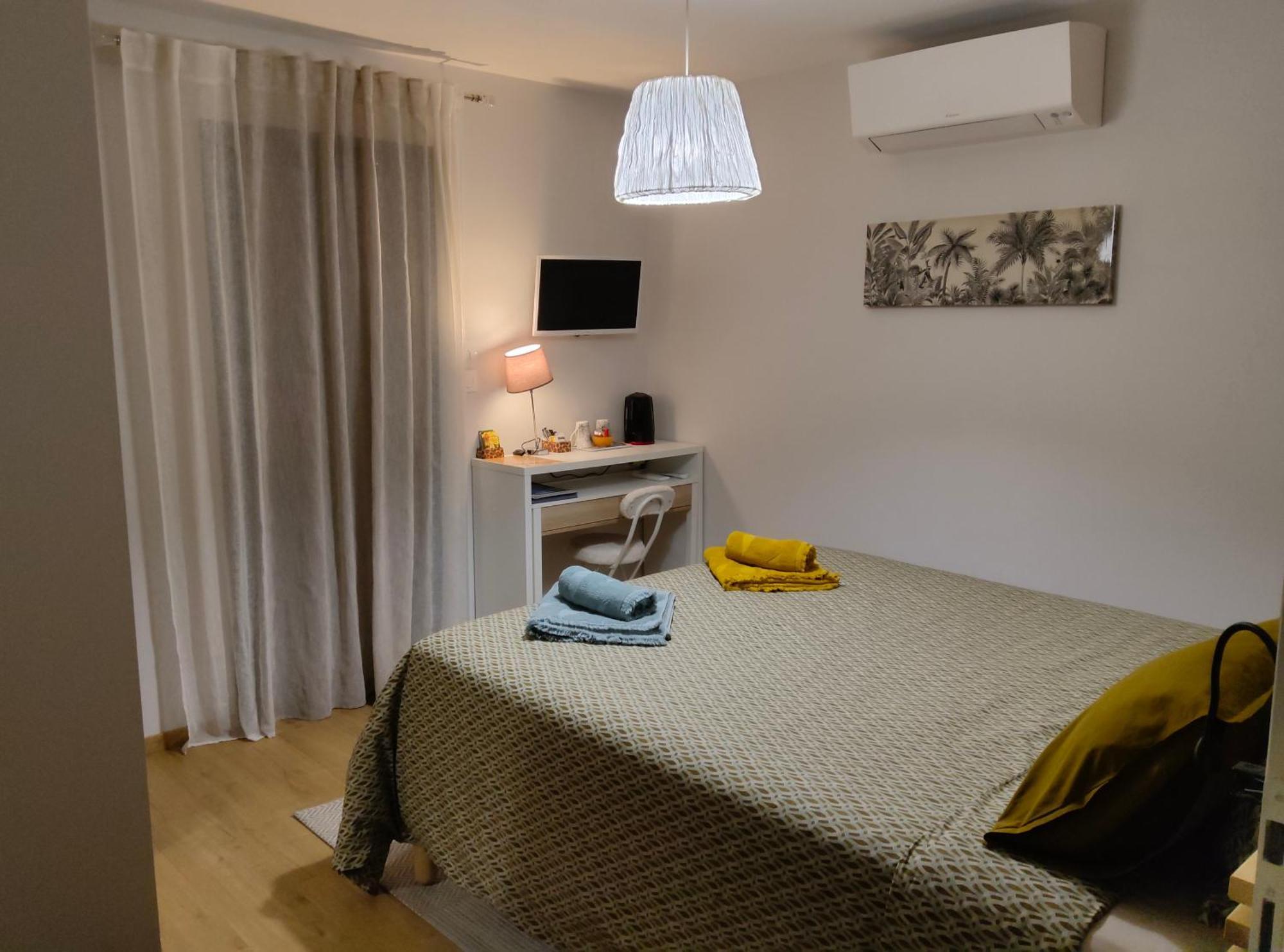 Du Cote De Chez Paule, Chambre Avec Entree Independante Et Salle D'Eau Privative Semeac Exterior photo